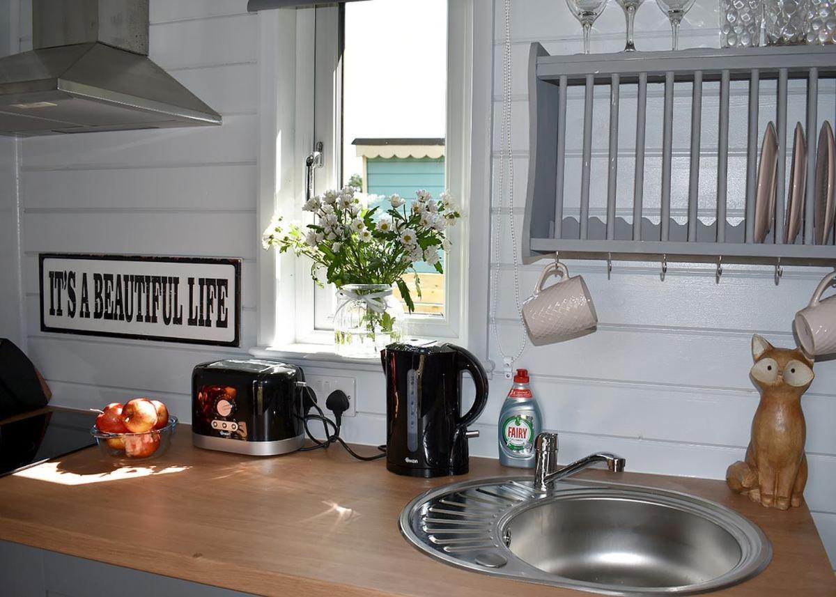 Riverview Lodges And Glamping Welshpool Εξωτερικό φωτογραφία