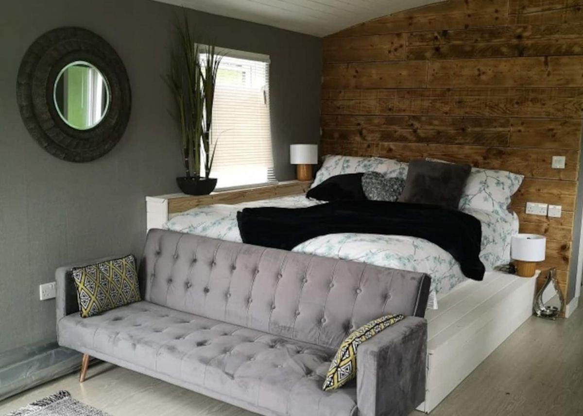 Riverview Lodges And Glamping Welshpool Εξωτερικό φωτογραφία