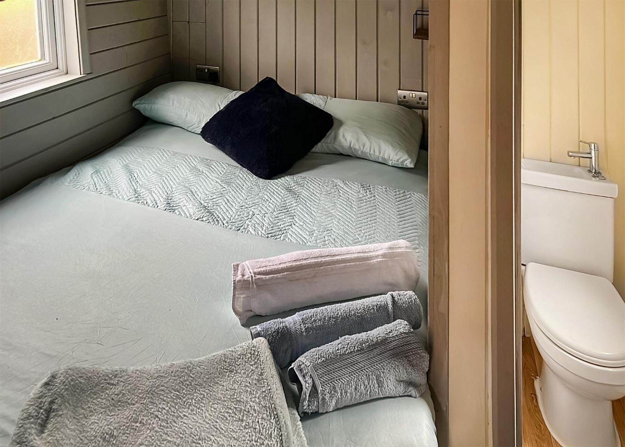 Riverview Lodges And Glamping Welshpool Εξωτερικό φωτογραφία